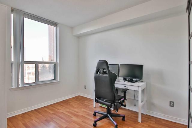 416 - 135 Hillcrest Ave, Condo with 2 bedrooms, 1 bathrooms and 1 parking in Mississauga ON | Image 11