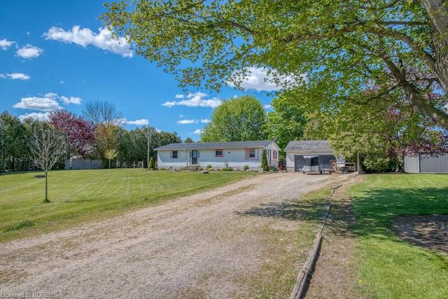 1535 Hazen Road, House detached with 3 bedrooms, 1 bathrooms and 12 parking in Norfolk County ON | Image 1