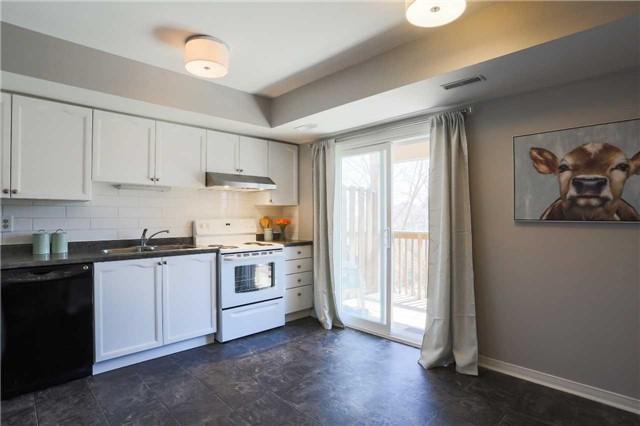 Unit 27 - 119 D'ambrosio Dr, Townhouse with 3 bedrooms, 2 bathrooms and 1 parking in Barrie ON | Image 4