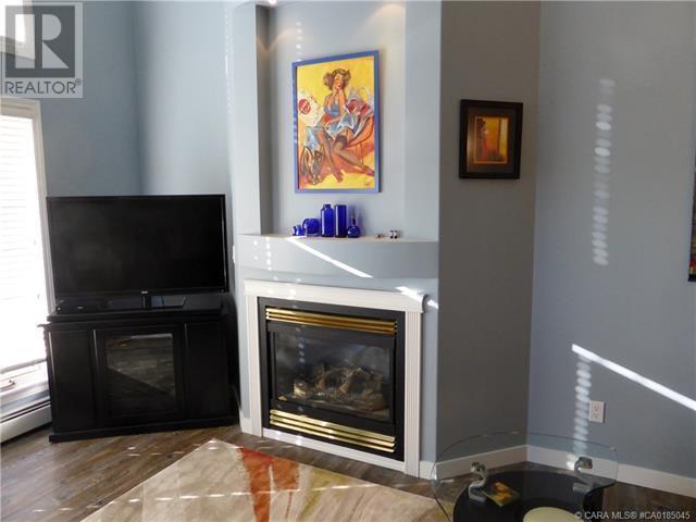 402, - 4805 45 Street, Condo with 2 bedrooms, 2 bathrooms and 1 parking in Red Deer AB | Image 3