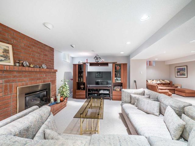 70 Helena Gdns, House detached with 4 bedrooms, 4 bathrooms and 6 parking in Vaughan ON | Image 30