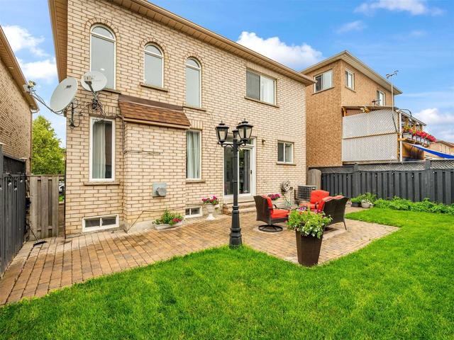 11 Redfinch Cres, House detached with 3 bedrooms, 4 bathrooms and 4 parking in Vaughan ON | Image 32