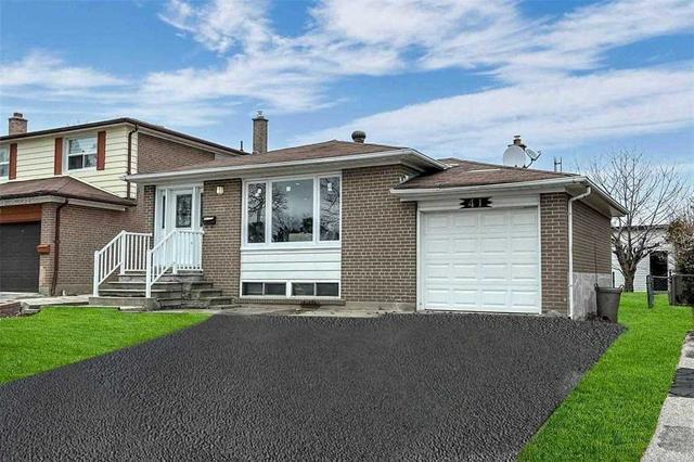 41 Sonmore Dr, House detached with 3 bedrooms, 4 bathrooms and 3 parking in Toronto ON | Card Image