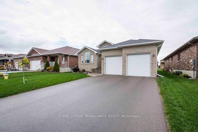 8 Crews Cres, House detached with 3 bedrooms, 2 bathrooms and 4 parking in Quinte West ON | Image 30