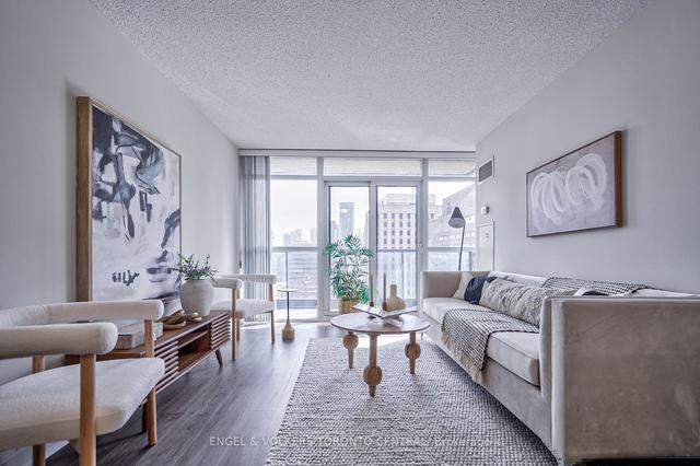 1710 - 21 Carlton St, Condo with 2 bedrooms, 2 bathrooms and 1 parking in Toronto ON | Image 1