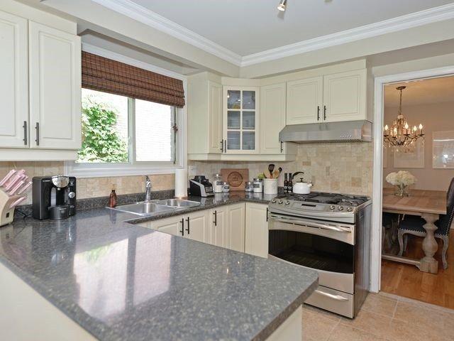 174 Hazelwood Dr, House detached with 4 bedrooms, 4 bathrooms and 2 parking in Whitby ON | Image 7