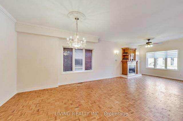 605 Jane St, House detached with 3 bedrooms, 3 bathrooms and 2 parking in Toronto ON | Image 36