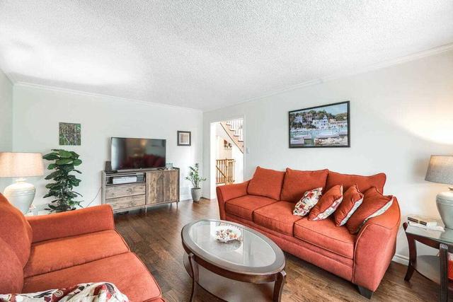 34 Moorehead Cres, House detached with 4 bedrooms, 4 bathrooms and 4 parking in Brampton ON | Image 36