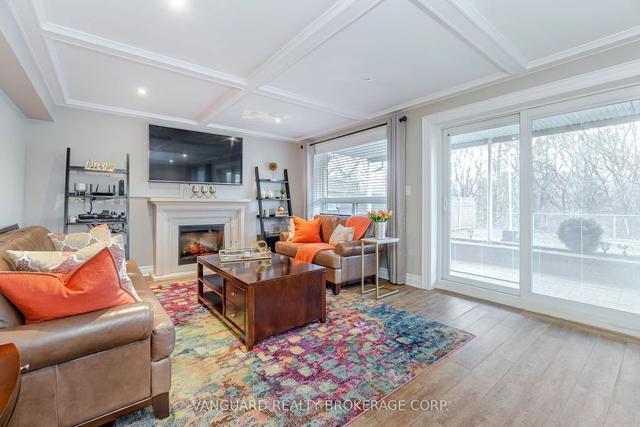 237 Derrydown Rd, House detached with 4 bedrooms, 4 bathrooms and 7 parking in Toronto ON | Image 11