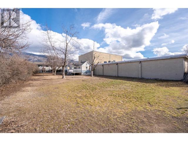8410 97th Street, House detached with 8 bedrooms, 2 bathrooms and null parking in Osoyoos BC | Image 78