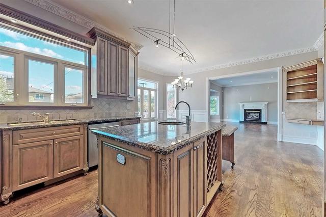 71 Lorraine Dr, House detached with 4 bedrooms, 5 bathrooms and 6 parking in Toronto ON | Image 6