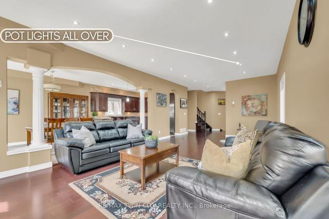 42 Udvari Cres, House detached with 4 bedrooms, 4 bathrooms and 5 parking in Kitchener ON | Image 37