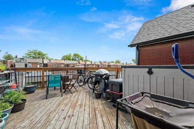 267 St Helens Ave, House semidetached with 7 bedrooms, 5 bathrooms and 0 parking in Toronto ON | Image 27