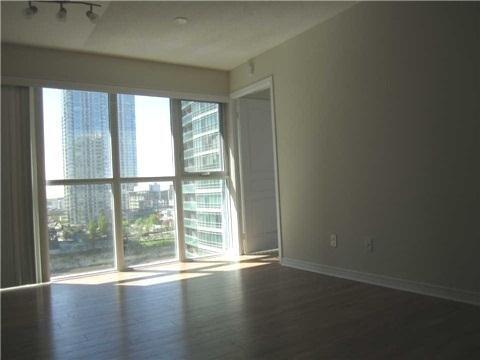 708 - 352 Front St W, Condo with 3 bedrooms, 2 bathrooms and 1 parking in Toronto ON | Image 3