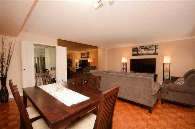 100 - 1250 Mississauga Valley Blvd, Townhouse with 3 bedrooms, 2 bathrooms and 2 parking in Mississauga ON | Image 8