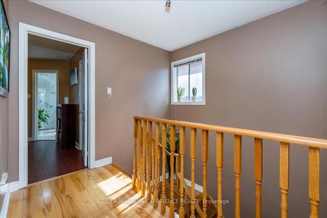 23 Tessler Cres, House detached with 3 bedrooms, 4 bathrooms and 5 parking in Brampton ON | Image 7