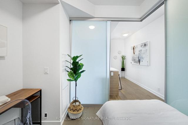 2001 - 488 University Ave, Condo with 2 bedrooms, 2 bathrooms and 0 parking in Toronto ON | Image 19