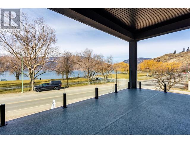 671 Ellis Street, House detached with 3 bedrooms, 3 bathrooms and 3 parking in Kelowna BC | Image 5