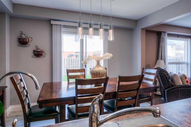 301 Beaumont Cres, House detached with 4 bedrooms, 3 bathrooms and 4 parking in Kitchener ON | Image 6