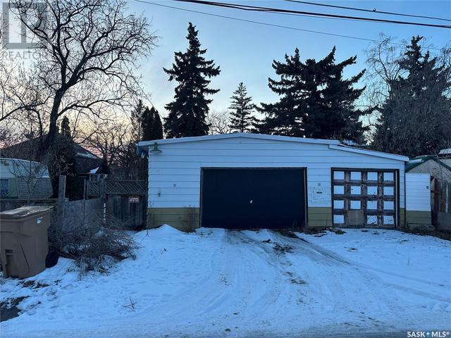 1069 Broder Street, House detached with 3 bedrooms, 2 bathrooms and null parking in Regina SK | Image 3