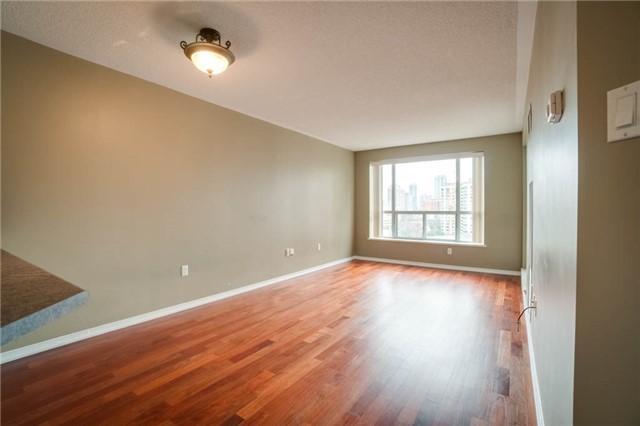 1002 - 887 Bay St, Condo with 1 bedrooms, 1 bathrooms and 1 parking in Toronto ON | Image 6