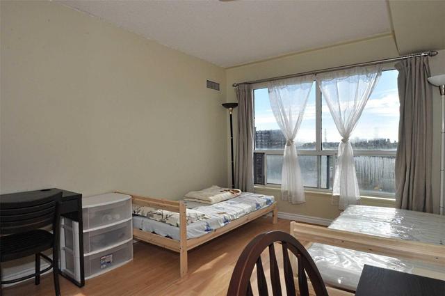 817 MB - 2550 Lawrence Ave E, Condo with 1 bedrooms, 1 bathrooms and null parking in Toronto ON | Image 3
