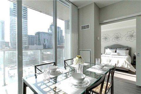 818 - 21 Nelson St, Condo with 2 bedrooms, 2 bathrooms and 1 parking in Toronto ON | Image 10