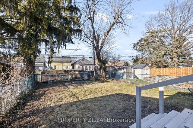 418 Wahketa St, House detached with 5 bedrooms, 3 bathrooms and 0 parking in Windsor ON | Image 20