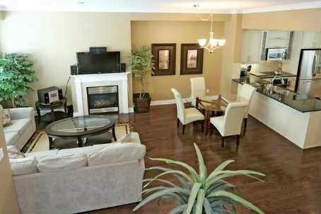 th #8 - 761 Bay St, Townhouse with 3 bedrooms, 3 bathrooms and 2 parking in Toronto ON | Image 3
