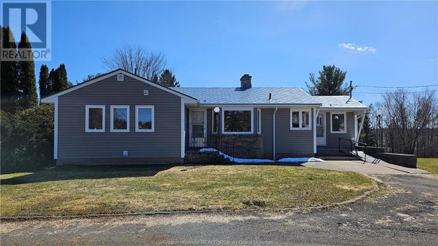 1462 Salisbury, House detached with 2 bedrooms, 2 bathrooms and null parking in Moncton NB | Image 1