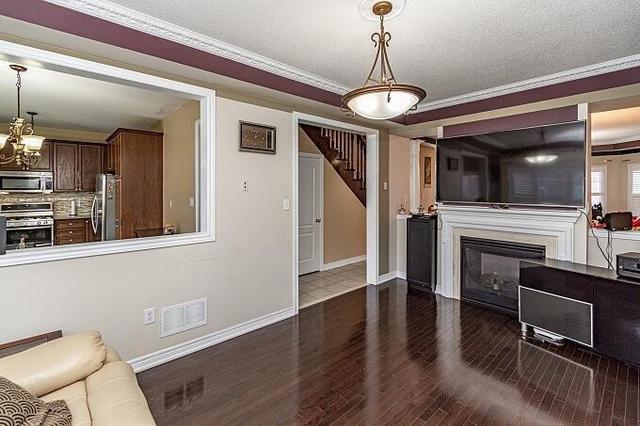 234 Bussel Cres, House detached with 4 bedrooms, 4 bathrooms and 4 parking in Milton ON | Image 5
