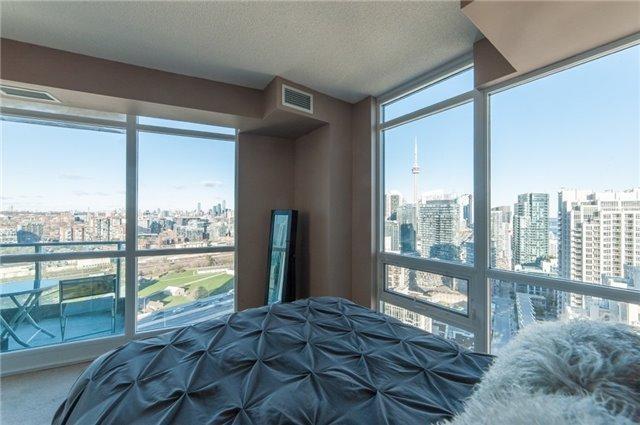 2711 - 215 Fort York Blvd, Condo with 2 bedrooms, 1 bathrooms and 1 parking in Toronto ON | Image 10