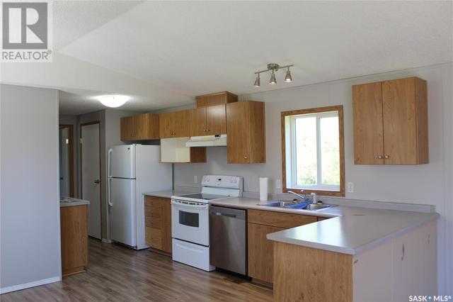 115 Heward Street, Home with 3 bedrooms, 2 bathrooms and null parking in Creelman SK | Image 2
