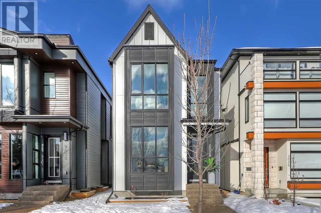 2028 Bowness Road Nw, House detached with 4 bedrooms, 3 bathrooms and 4 parking in Calgary AB | Image 2
