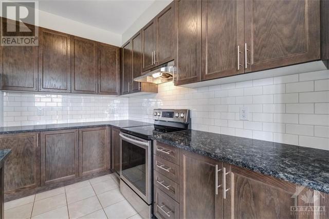 204 Don Brown Private, Townhouse with 3 bedrooms, 3 bathrooms and 2 parking in Ottawa ON | Image 12