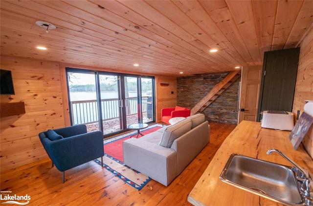 10352 Georgian Bay Shore, House detached with 3 bedrooms, 2 bathrooms and null parking in Georgian Bay ON | Image 15
