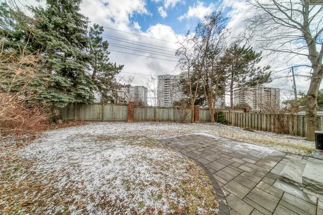 92 Whitney Pl, House detached with 4 bedrooms, 3 bathrooms and 3 parking in Vaughan ON | Image 21