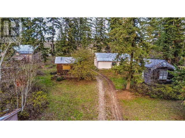 11 Gardom Lake Road, House detached with 2 bedrooms, 2 bathrooms and null parking in North Okanagan F BC | Image 32