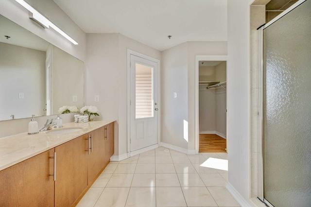 7 Collip Pl, House attached with 4 bedrooms, 4 bathrooms and 2 parking in Toronto ON | Image 26