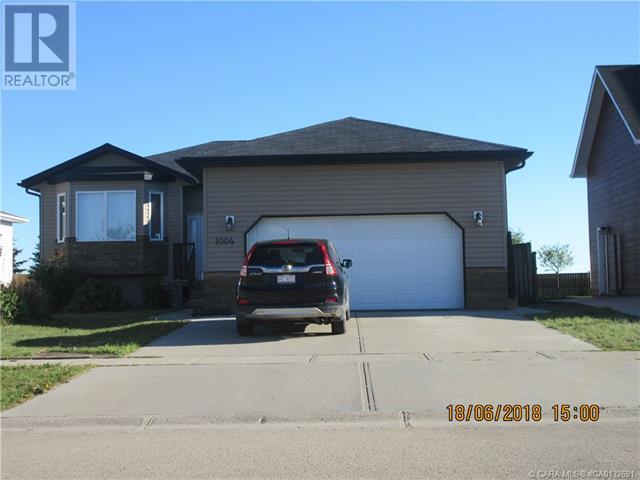 1004 8 Street Ne, House detached with 5 bedrooms, 3 bathrooms and 2 parking in Kneehill County AB | Card Image