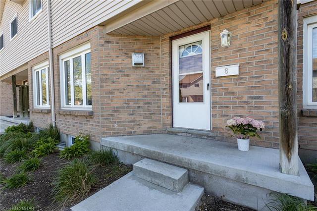 8 - 628 Wharncliffe Road, House attached with 3 bedrooms, 1 bathrooms and null parking in London ON | Image 3