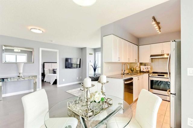 510 - 11 Oneida Cres, Condo with 2 bedrooms, 2 bathrooms and 1 parking in Richmond Hill ON | Image 9