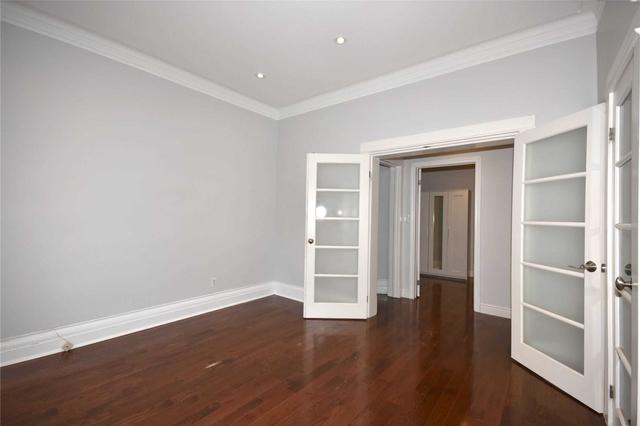 main - 125 Maitland St, House detached with 3 bedrooms, 1 bathrooms and 0 parking in Toronto ON | Image 2