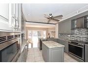 8 Iris Cres, House detached with 4 bedrooms, 3 bathrooms and 6 parking in Brampton ON | Image 5