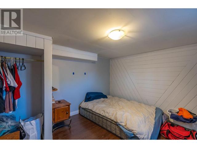 4003 27 Avenue, House detached with 3 bedrooms, 2 bathrooms and 1 parking in Vernon BC | Image 34