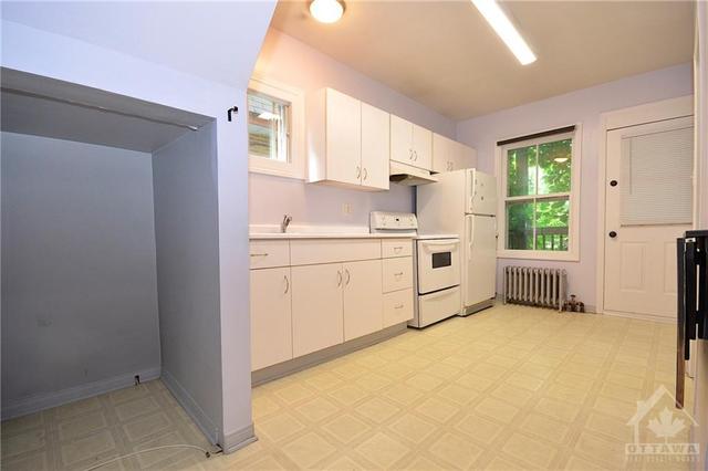 410 Cambridge Street S, Home with 0 bedrooms, 0 bathrooms and 1 parking in Ottawa ON | Image 3
