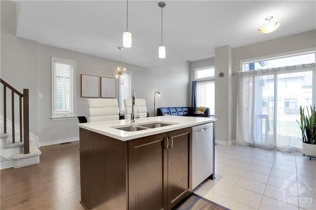 811 Quartet Avenue, Townhouse with 3 bedrooms, 3 bathrooms and 2 parking in Ottawa ON | Image 15