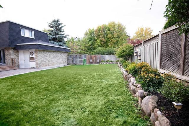 25 Ivanic Crt, House detached with 3 bedrooms, 3 bathrooms and 5 parking in Whitby ON | Image 35
