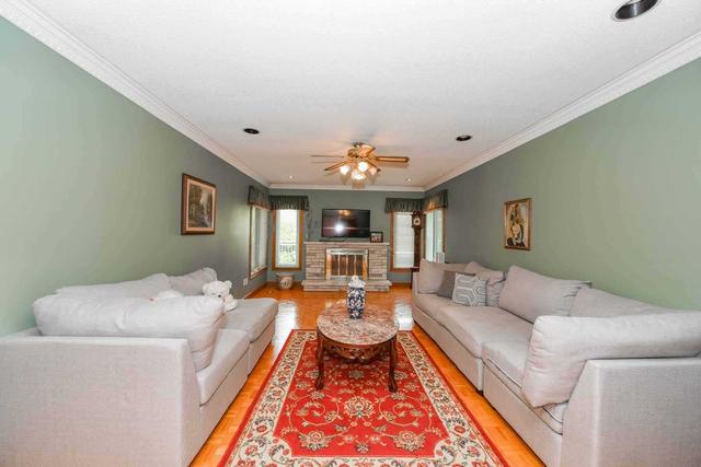 5049 Elderview Crt, House detached with 5 bedrooms, 5 bathrooms and 9 parking in Mississauga ON | Image 2