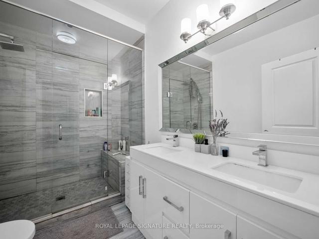 2243 Dundas St W, House attached with 4 bedrooms, 4 bathrooms and 2 parking in Toronto ON | Image 19
